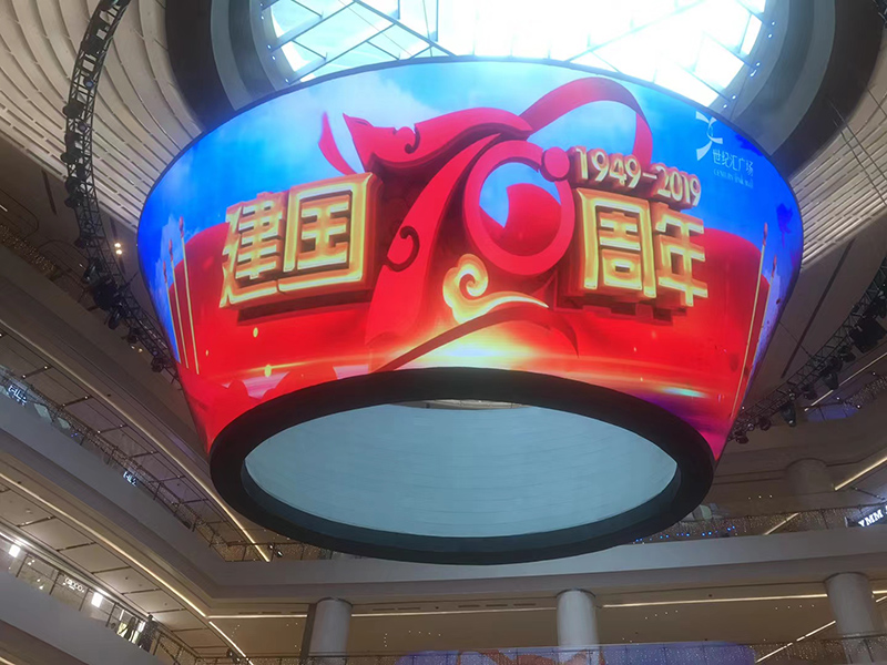 公司花20萬裝修的會議室，竟被客戶吐槽‘像網(wǎng)吧’？高級感會議室的屏幕選擇秘訣”